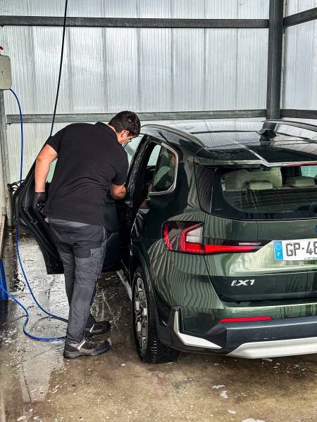 À Lyon, profitez d’un Detailing intérieur et extérieur complet pour redonner éclat et valeur à votre voiture.