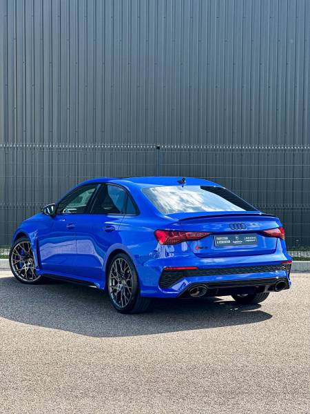 KapitalCar'e sublime cette Audi RS3 à Lyon avec polissage, céramique et protection avant pour brillance, résistance et longévité.