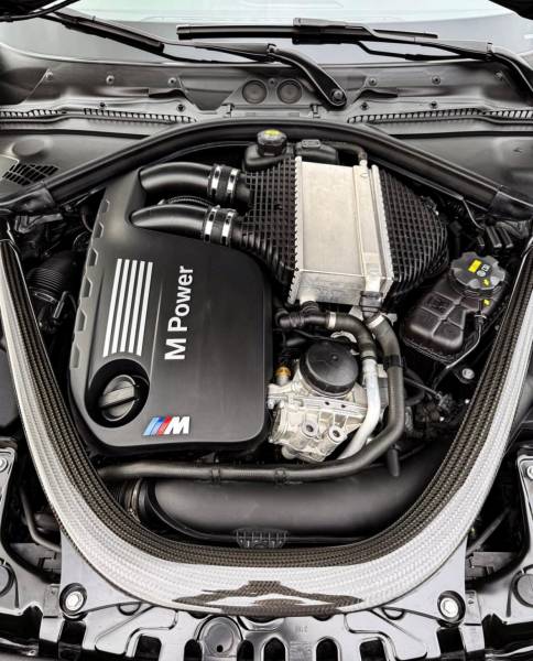 Création d'une barrière de protection sur votre BMW M2 Compétition grâce à une protection céramique