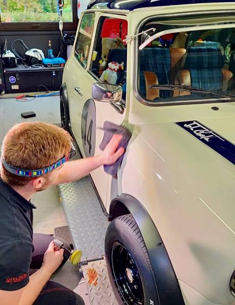 KapitalCar’e à Lyon propose un débosselage sans peinture voiture performant à des prix compétitifs adaptés à tout sinistre. Contactez nos spécialistes pour un devis rapide.