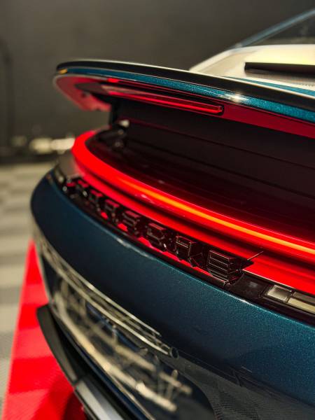 KapitalCar’e à Saint-Étienne excelle en PPF pour Porsche 911 GT3 Touring : préservez peinture et valeur avec précision experte.
