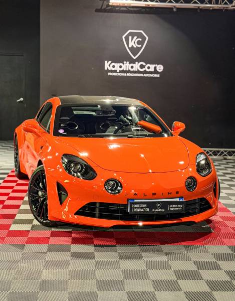 Votre Alpine A110S mérite un traitement céramique expert à Lyon. Profondeur de teinte, brillance maximale et protection optimale de la carrosserie. 