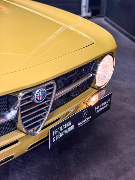 Votre Alfa Romeo GT 1300 Junior mérite un polissage expert et un traitement céramique à Lyon. Teinte ravivée, carrosserie protégée, éclat retrouvé. 