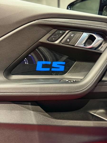 Le cuir exige une attention spécialisée pour éviter le dessèchement et la décoloration