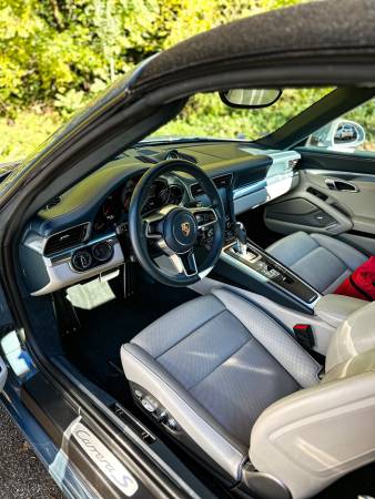 Notre zone d'activité pour ce service Service de nettoyage haut de gamme pour voiture intérieure cuir avec dégraissage sièges et moquette tachée à