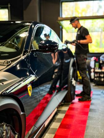 Notre zone d'activité pour ce service Où faire nettoyer une voiture sportive avec jantes noircies et carrosserie ternie par le temps à Saint-Etienne 42 dans la Loire ?