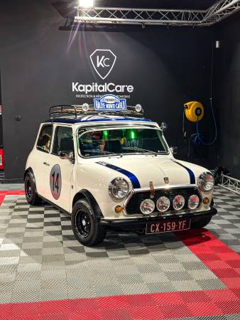 Notre zone d'activité pour ce service Rénovation sellerie auto sur voiture de luxe à Lyon 69 en Rhône-Alpes avec remplacement cuir et réfection bourrelet conducteur usé